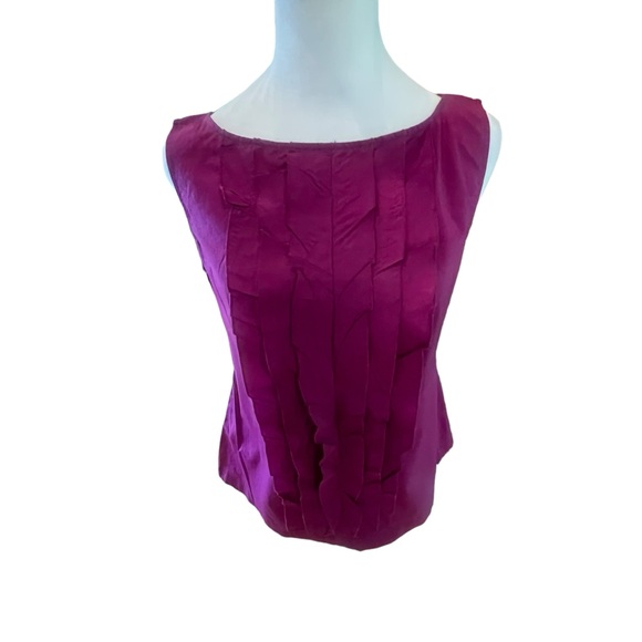 Ann Taylor. Sz 4. Magenta sleeveless top. Ruffled Pleats. Excellent condition 🤩 - Picture 13 of 13